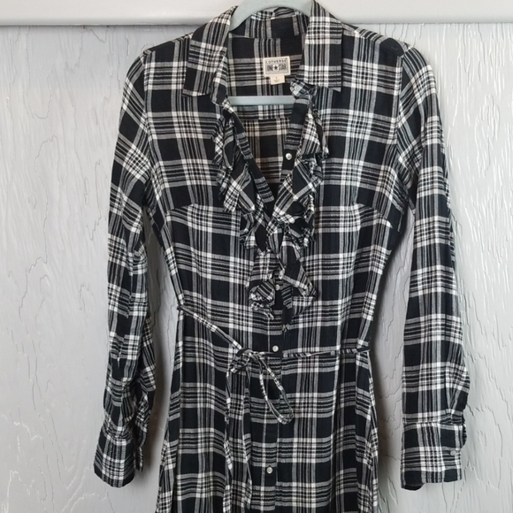 Converse Dresses & Skirts - CONVERSE black and white plaid dress